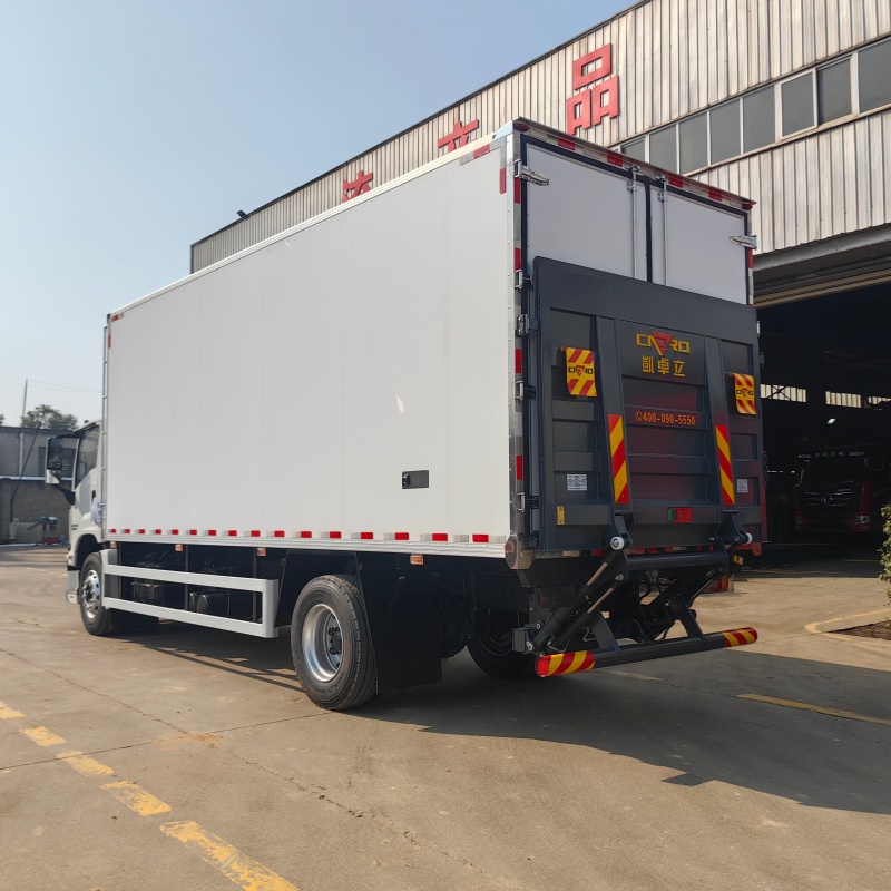 4x2  Isuzu Mobile refrigerator