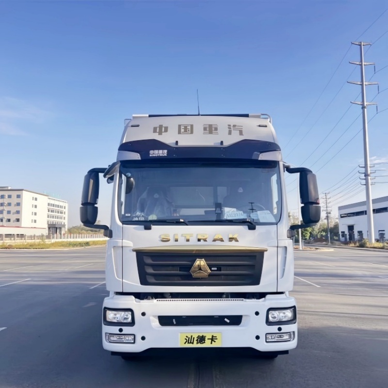 4x2 heavy-duty Sinotruk Sitrak cold chain truck