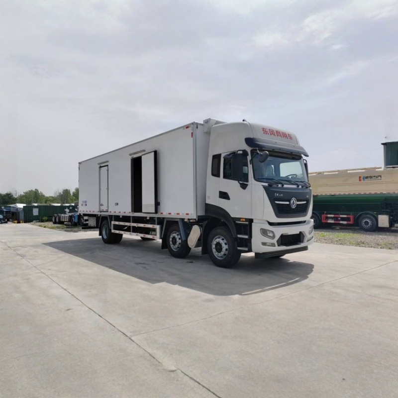 Dongfeng 6x2 refrigerated truck