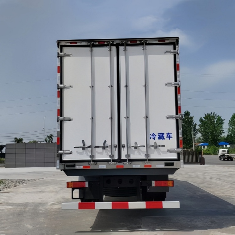 Dongfeng 6x2 refrigerated truck