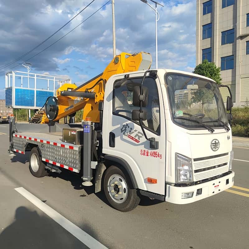 Camion de travail télescopique FAW 28 m