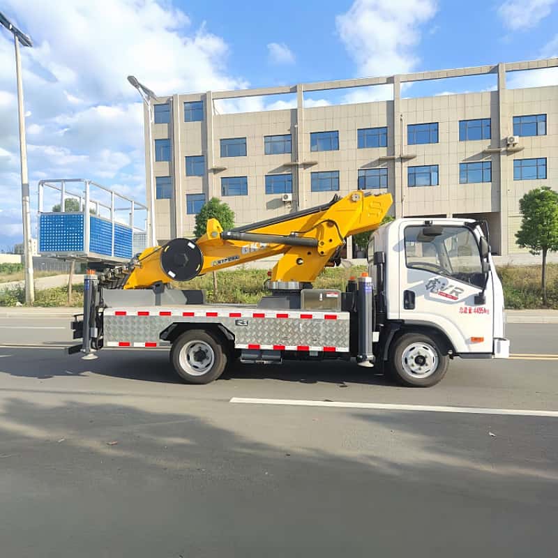 Camion de travail télescopique FAW 28 m