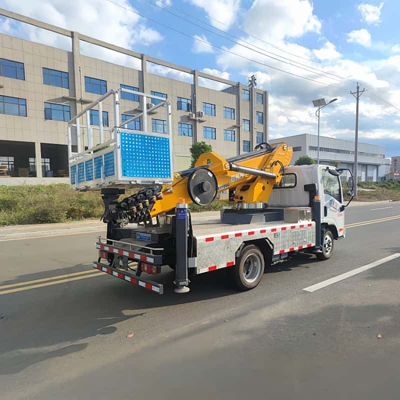 Camion de travail télescopique FAW 28 m