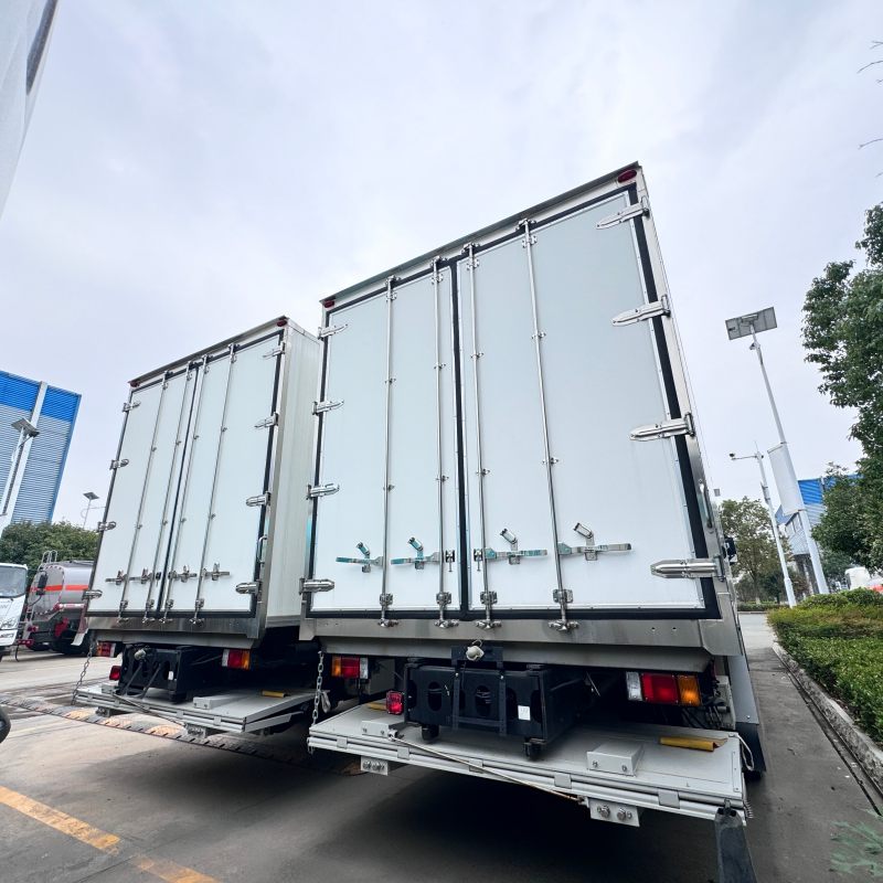 Camion frigorifique diesel Isuzu 8x4