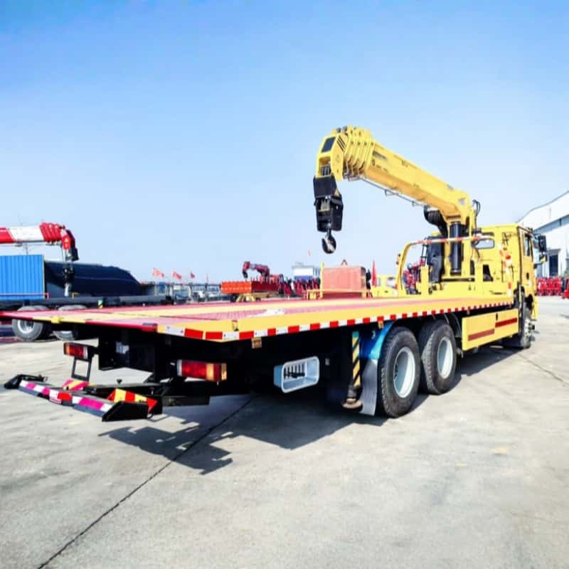 Shacman Delong Truck with XCMG 12ton straight-arm truck-mounted crane