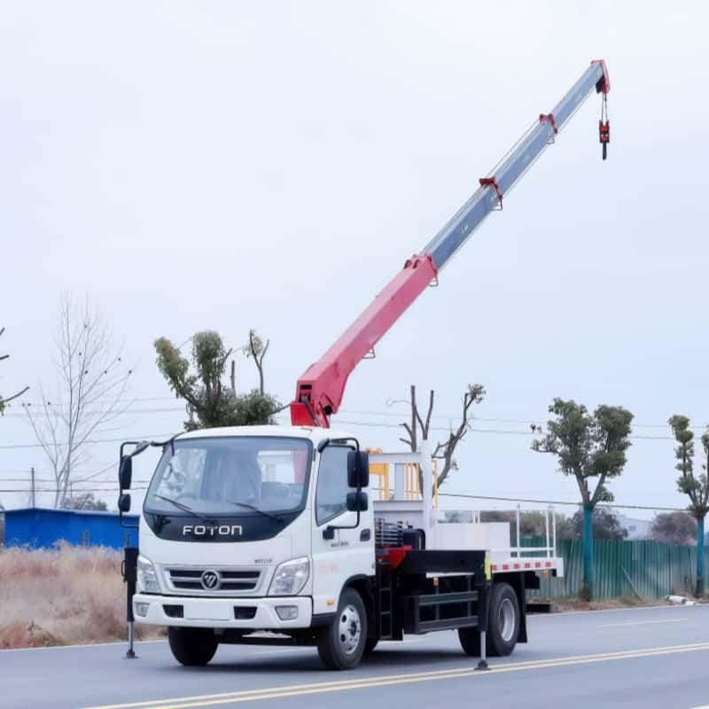 Foton Cargo Truck with XCMG 4 Ton Straight Boom Crane