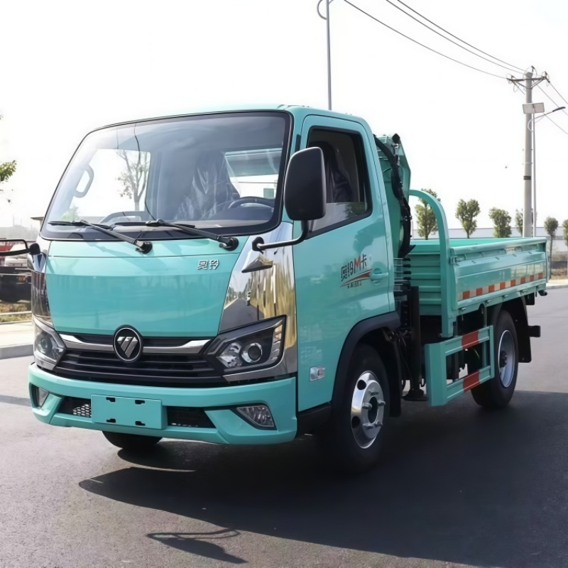 China Foton chassis is equipped with XCMG cranes, truck-mounted cranes and transport trucks