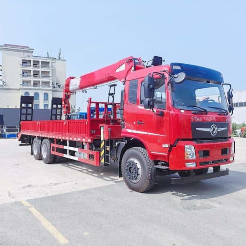 DFL chassis equipped with XCMG crane, multi-functional truck-mounted crane and transport truck