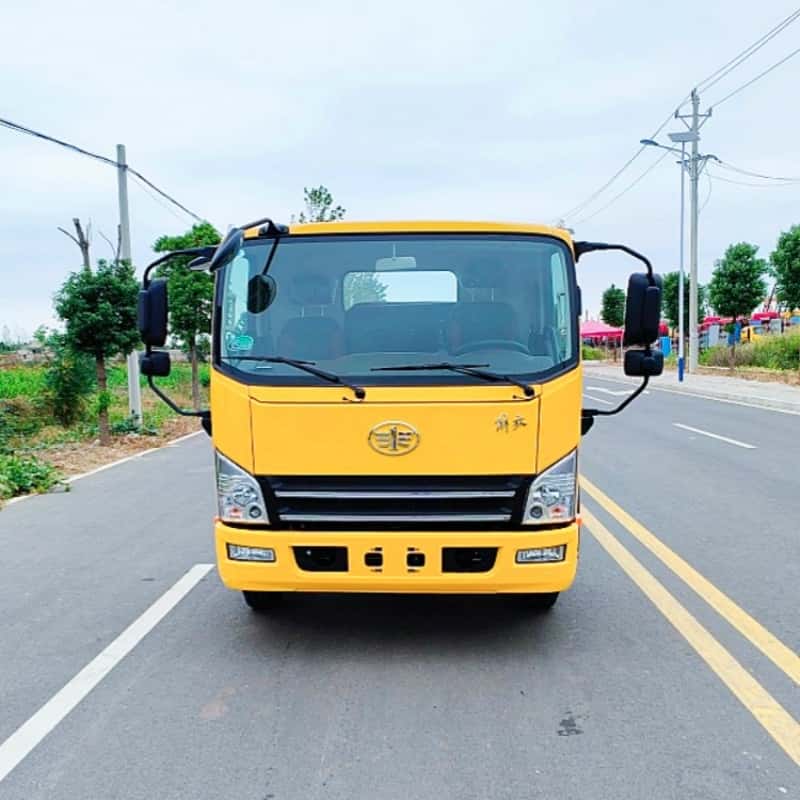 Jiefang XCMG 7-Ton Truck-Mounted Crane