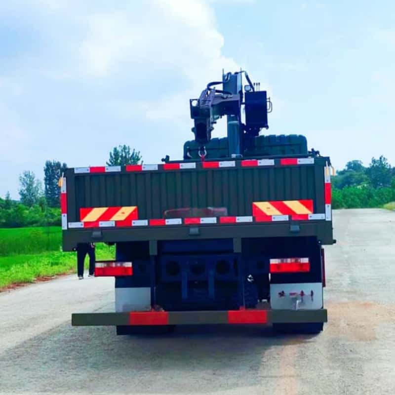Dongfeng multi-functional truck-mounted cranes trucks