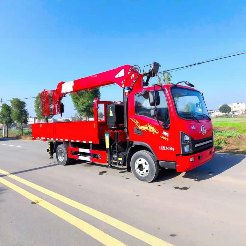 Shacman XCMG 7 ton truck-mounted crane