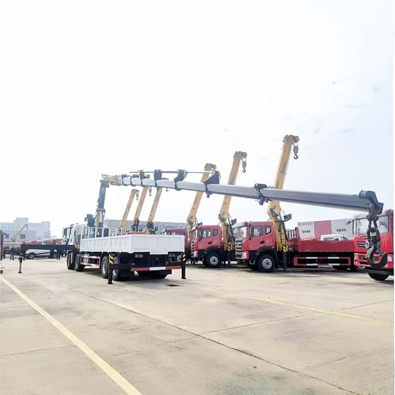 Isuzu XCMG 28 ton straight-arm truck-mounted crane