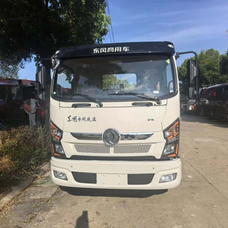Camion-citerne à mazout DFL 10000L