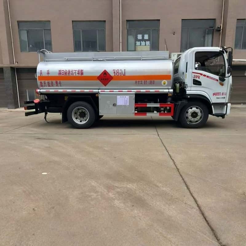 Camion-citerne à mazout DFL 10000L