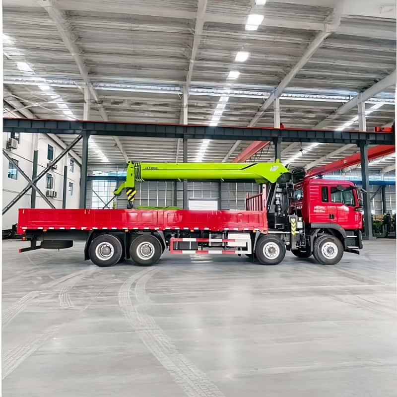 China's sinotruk chassis equipped with XCMG crane, multi-functional truck-mounted crane and transport truck