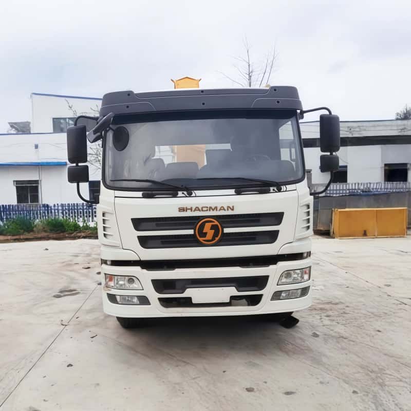 China Shacman Single-axle 8-ton Truck-mounted Crane Equipped with XCMG Crane