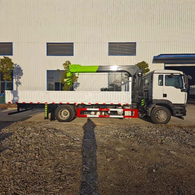 SITRAK 280HP 4x2 6.3 Ton Hydraulic Truck Mounted Crane