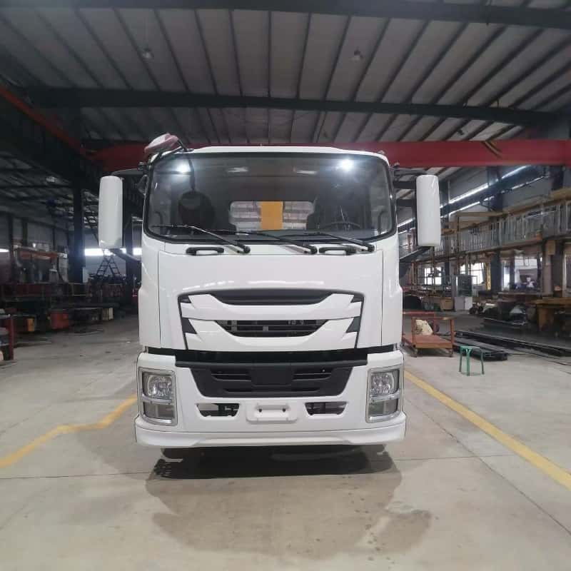 ISUZU 4x2 Crane Truck with XCMG 5 Ton 4 Section Hydraulic Boom