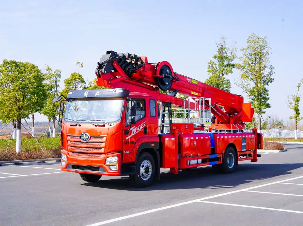 ISUZU 28m Telescopic Boom Aerial Work Platform