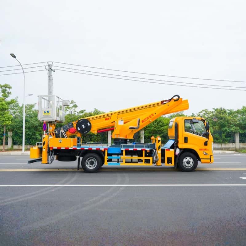 Camion nacelle télescopique JMC 28 m à 5 sections