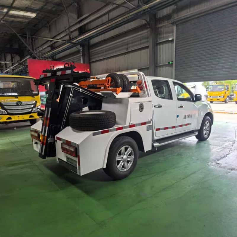 Isuzu 2.5T Diesel Wrecker Pickup for Underground Garages