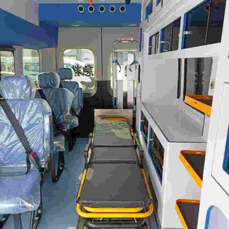 Ford Transit T8 Long Wheelbase High Roof Manual Transmission Monitoring Ambulance Ward-Type Ambulance