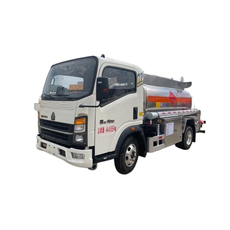 Sinotruk Howo blue-licensed 2800L  aluminum alloy fuel tank truck
