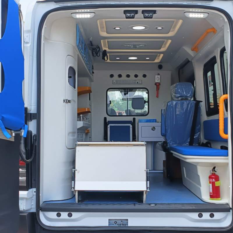 Ambulance Ford Transit à empattement long, toit moyen, ABS