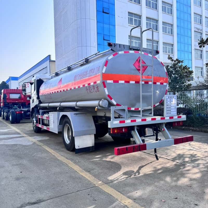 Camion-citerne à carburant DFL Tianjin KR 4×2