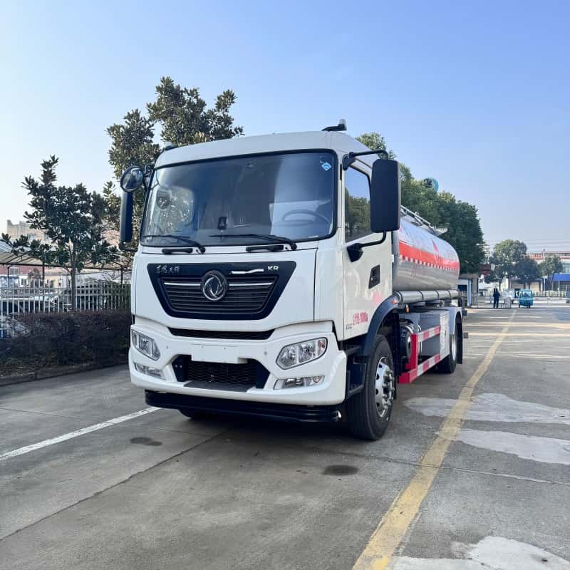 Camion-citerne à carburant DFL Tianjin KR 4×2