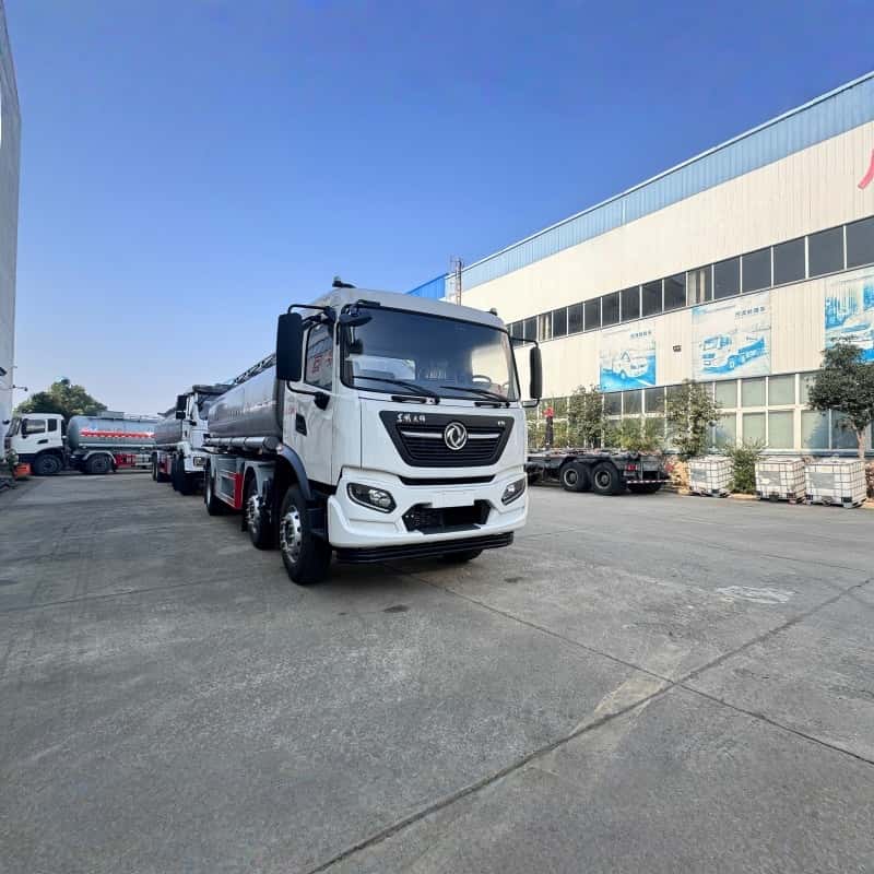 Camion-citerne à carburant DFL Tianjin KR 4×2