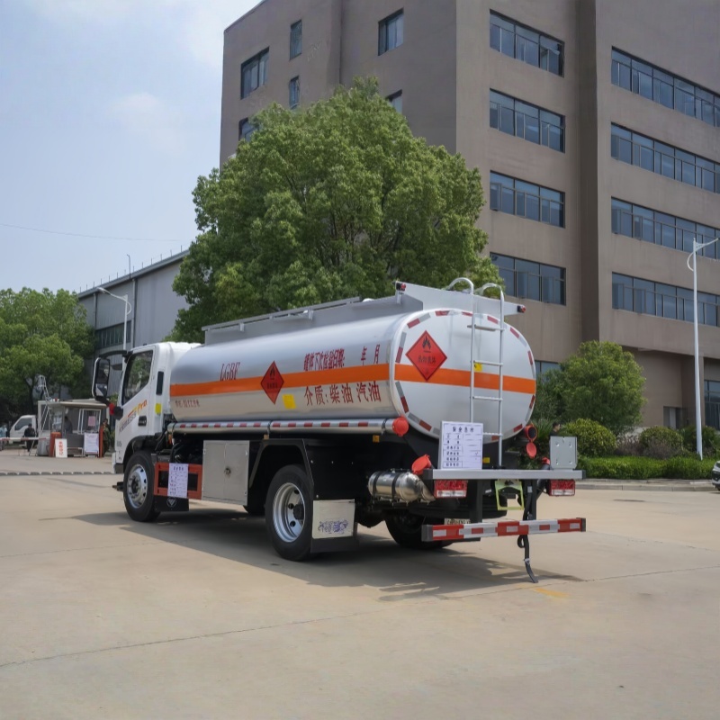 Camion de transport de matières dangereuses Foton Shidai 10000L