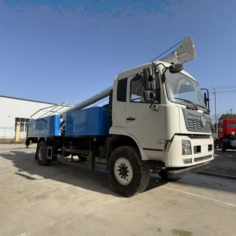 Dongfeng 4x4 8m 2 Ton Truck-Mounted Crane
