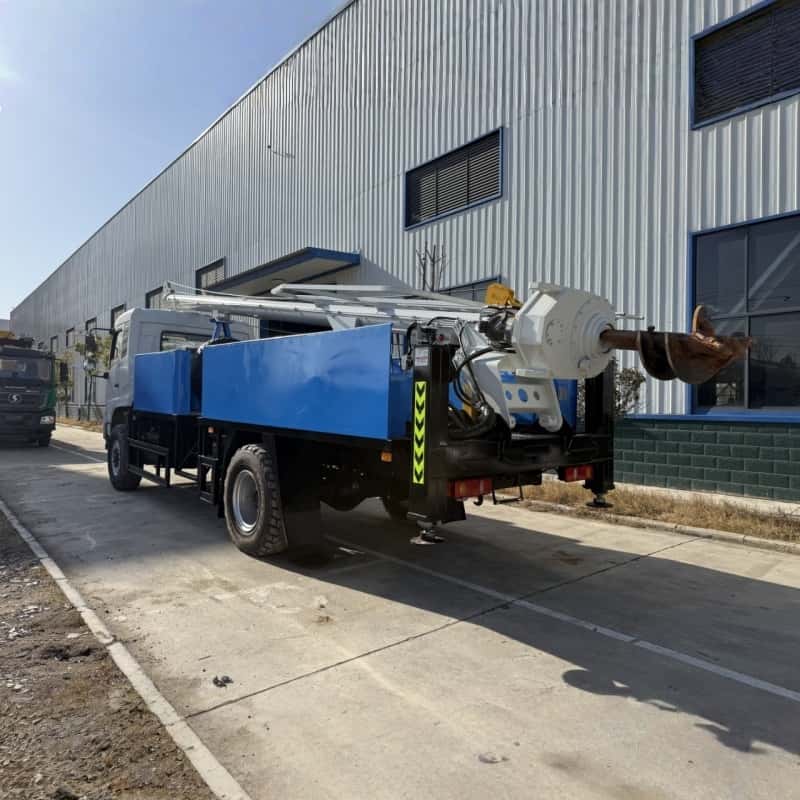 Dongfeng 4x4 8m 2 Ton Truck-Mounted Crane