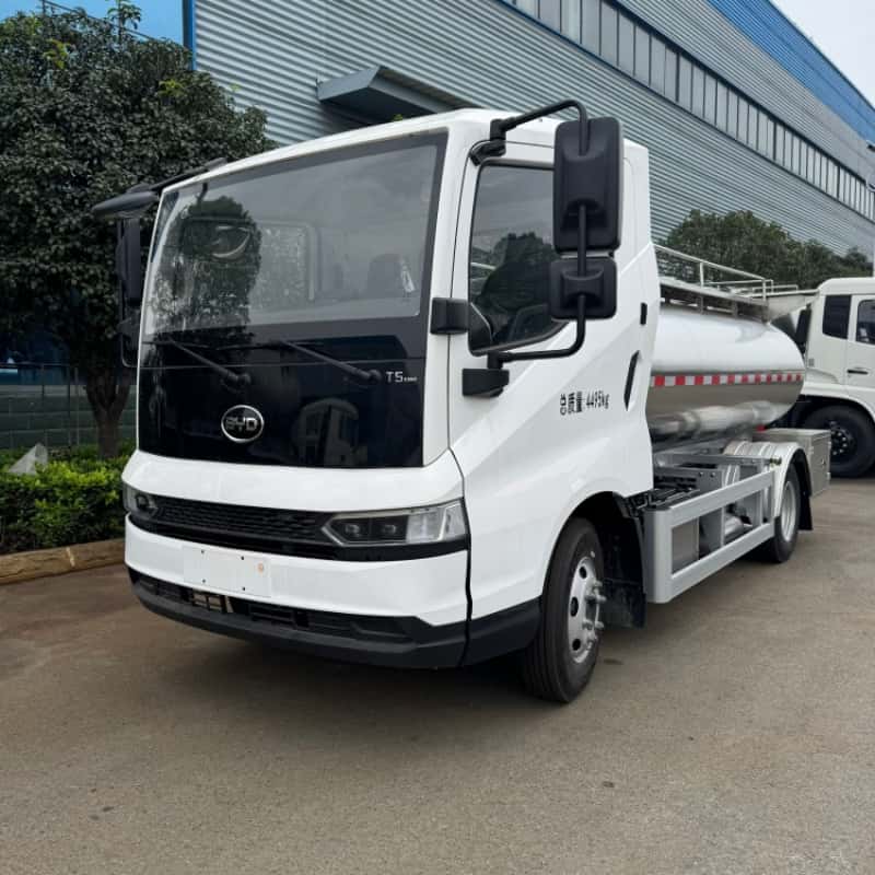 BYD 5000L  pure electric fresh milk transport vehicle