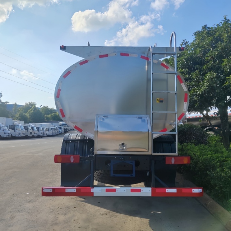Camion-citerne à lait frais Dongfeng de 12 000 litres