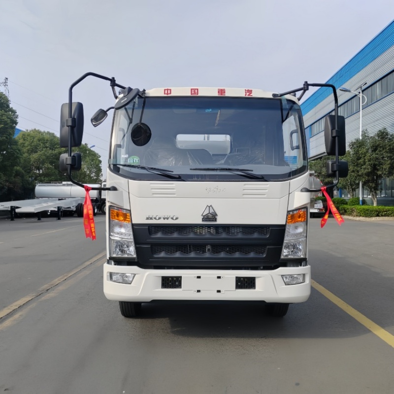 Sinotruk Howo 15000L Food-Grade Stainless Steel Milk Tanker Truck