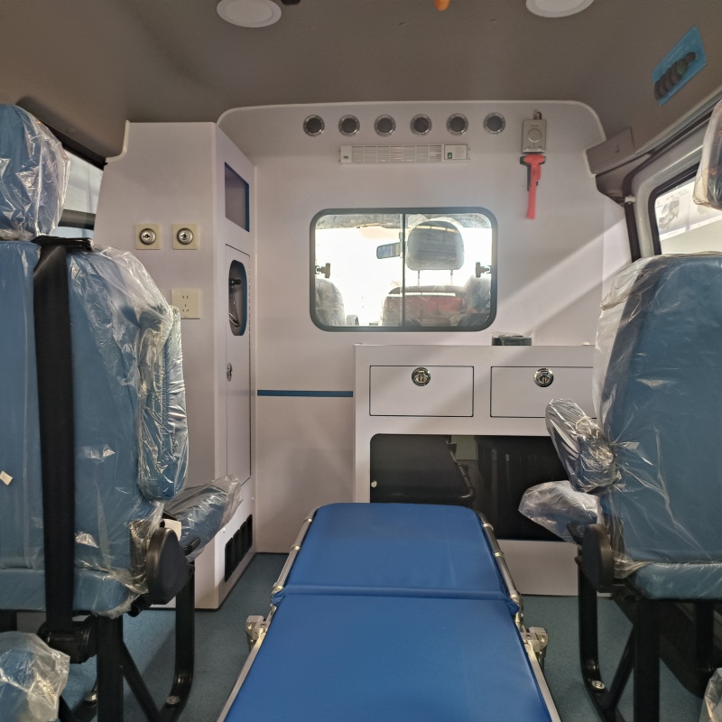 SAIC MAXUS V80 Qitong Modified Short Wheelbase Ambulance