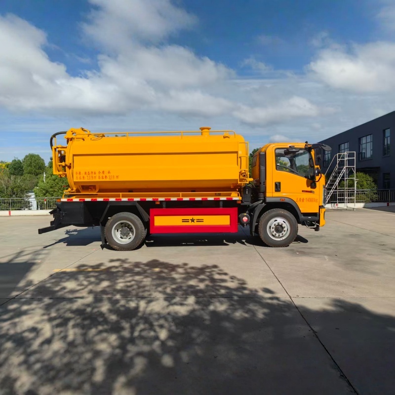 Nettoyage du camion d'aspiration des eaux usées SINOTRUK HOWO 10000L