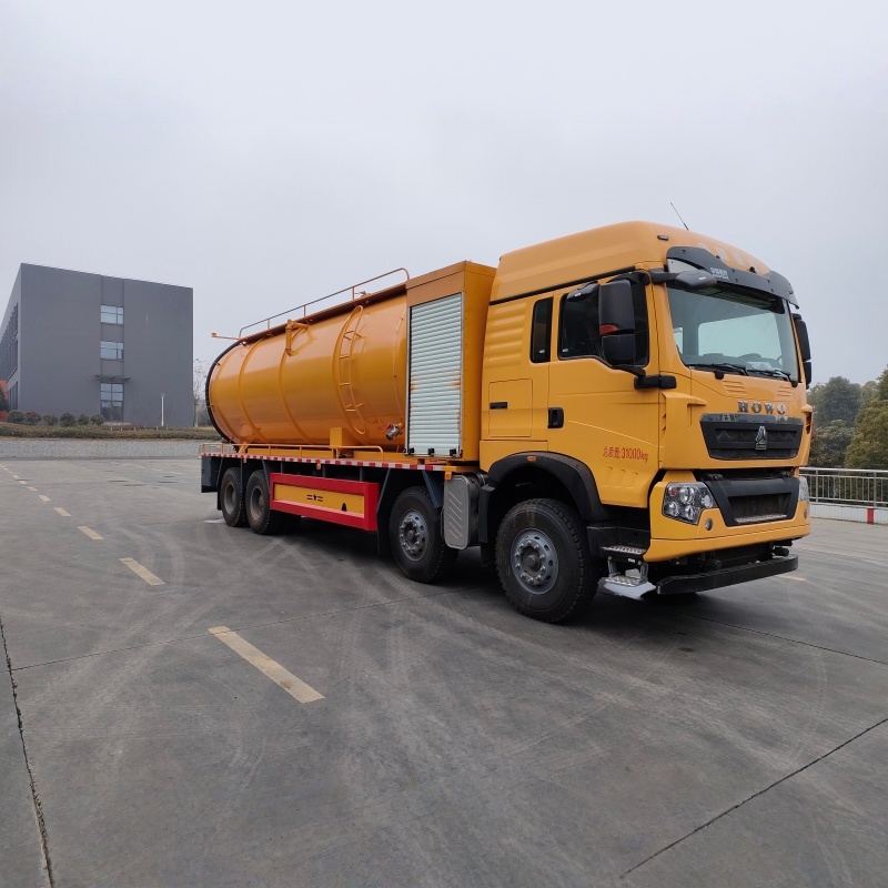 Sinotruk  Howo 8×4  33000L Sewer Jetting & Vacuum Truck