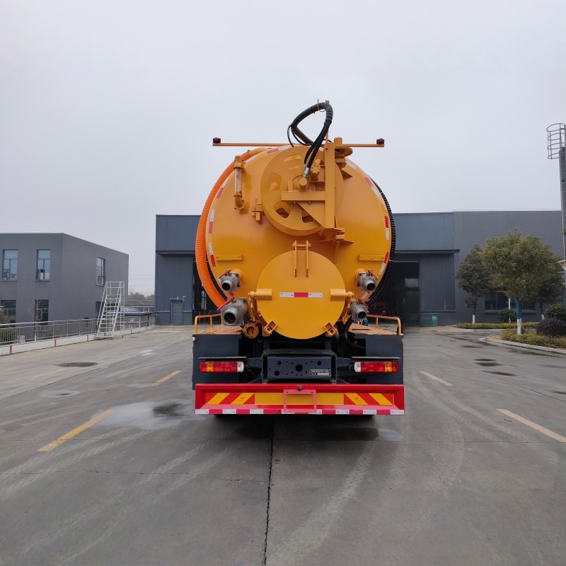 Sinotruk  Howo 8×4  33000L Sewer Jetting & Vacuum Truck