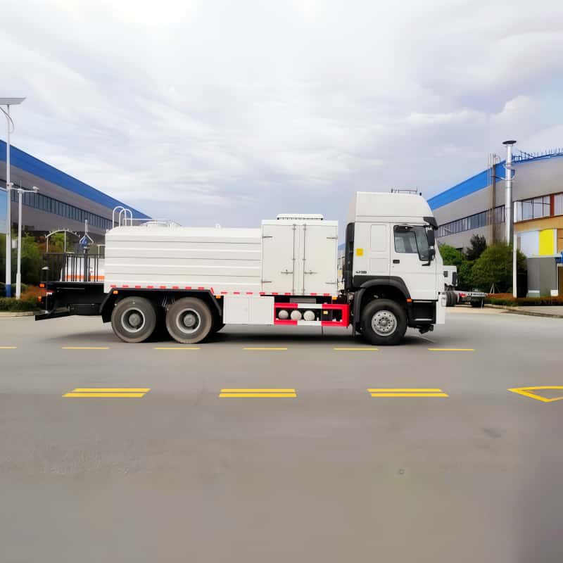 Camion arroseur anti-poussière Sinotruk 18000L