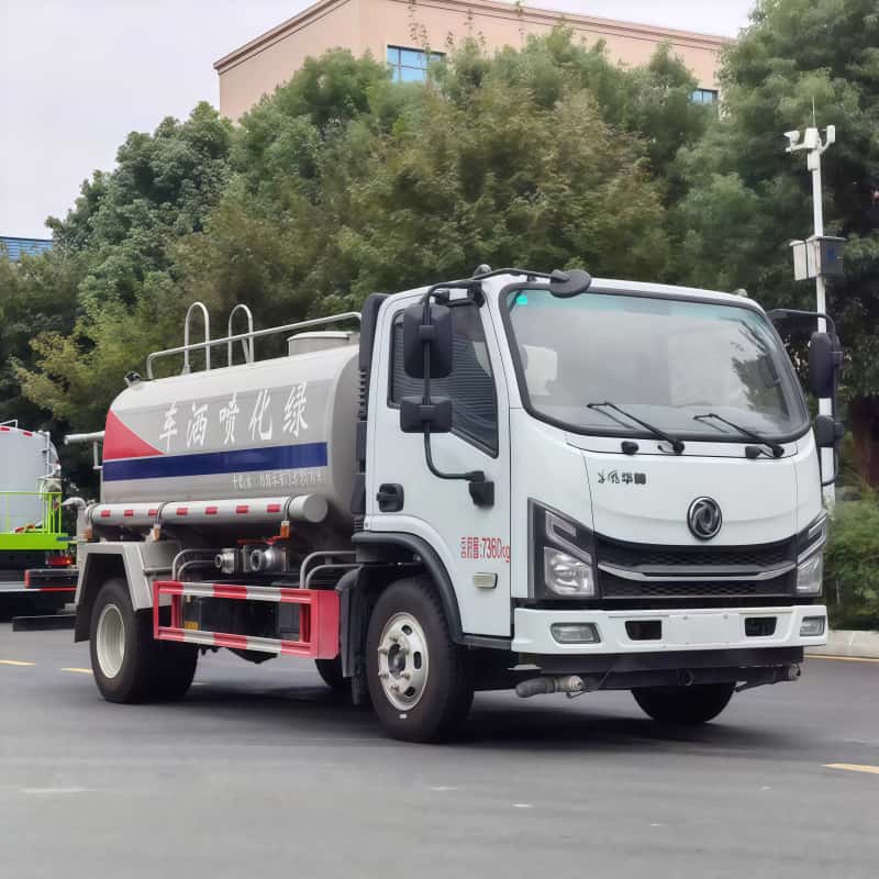 Dongfeng 5000L Sprinkler Truck Quanchai 143 Horsepower