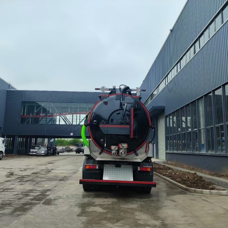 Camion Dongfeng 6×4 combiné de nettoyage à haute pression et d'aspiration des égouts pour la Russie