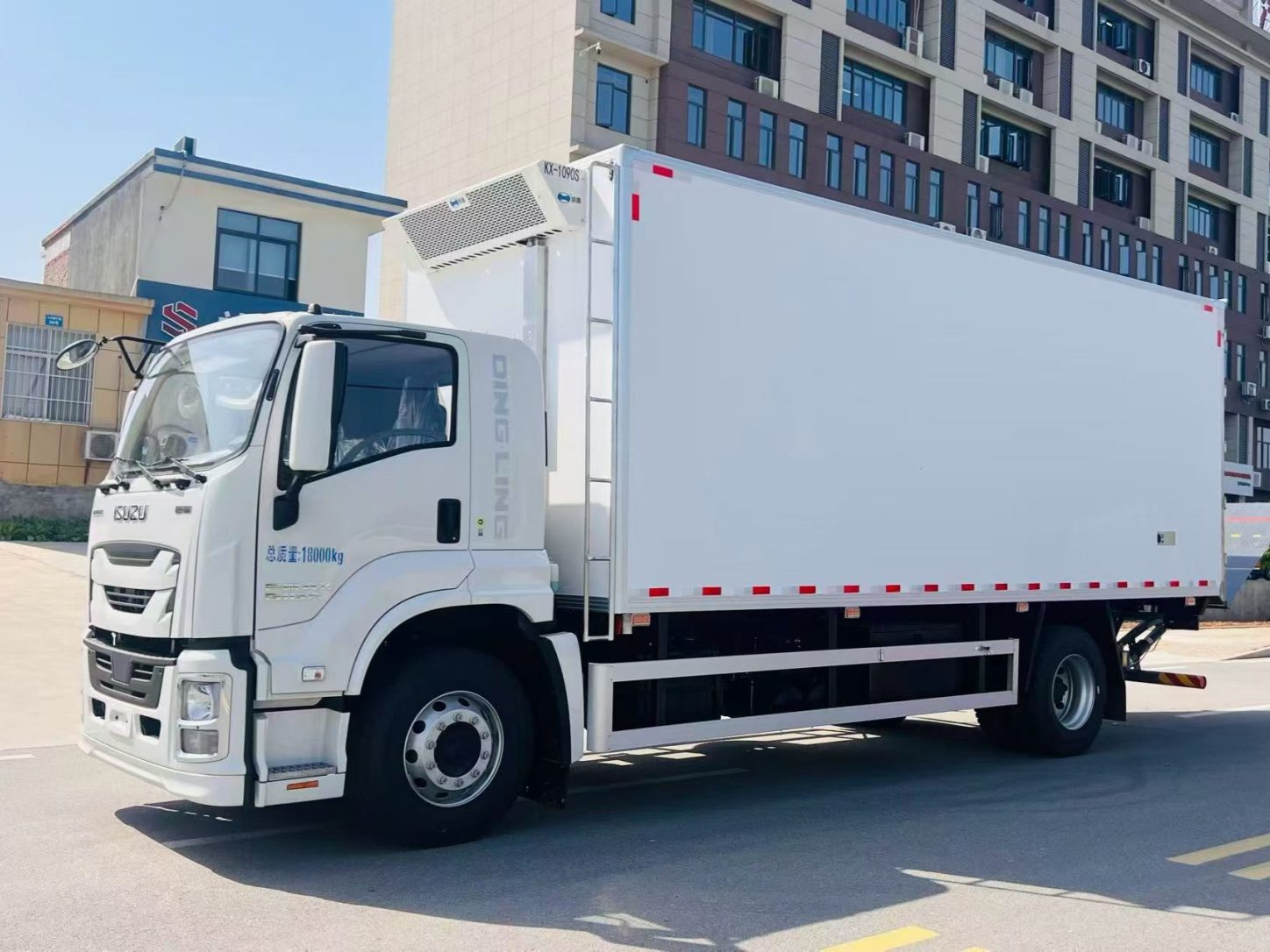 Isuzu Reefer Truck
