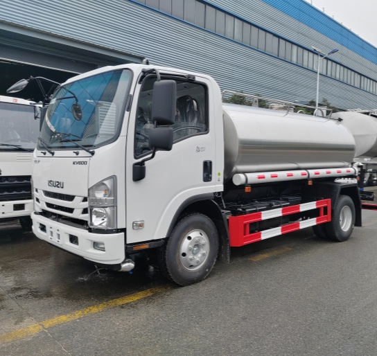 Comment choisir le camion-citerne Isuzu adapté à votre entreprise