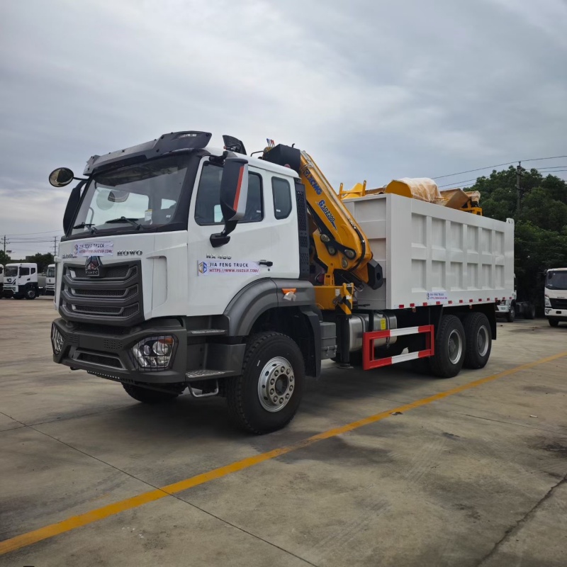 Camion-benne HOWO 6x4 400 ch avec grue à flèche repliable XCMG 10 tonnes à 5 sections