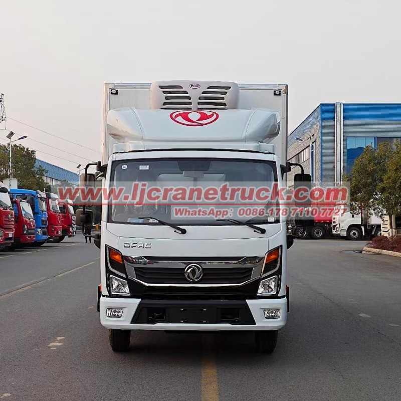 Camion frigorifique Dongfeng 4x2 de 5 tonnes pour le transport en chaîne du froid
