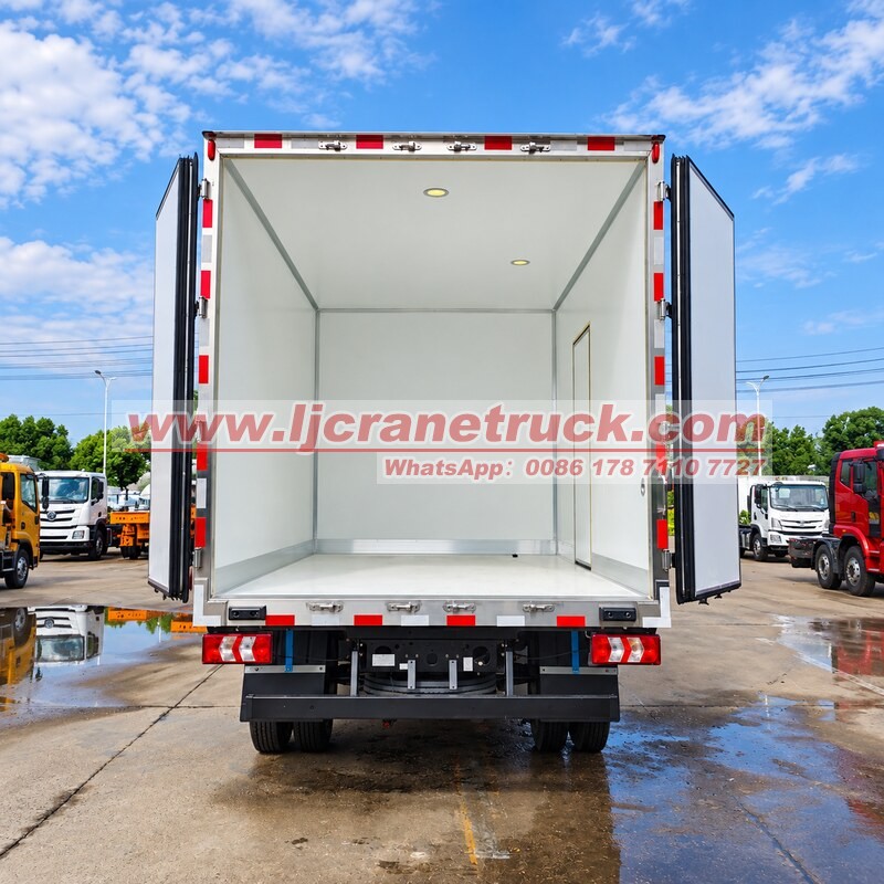 Camion frigorifique SHACMAN G300 4×2 de 5 tonnes